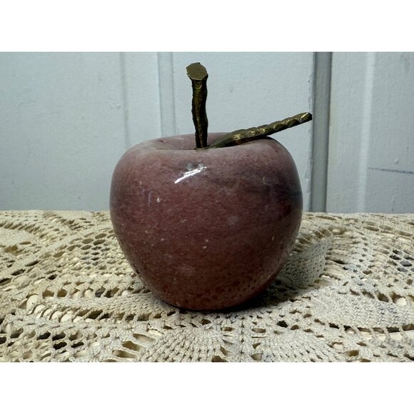 Vintage 1990s Pink MArble Stone Apple Sculpture Paperweight - Picture 8 of 8